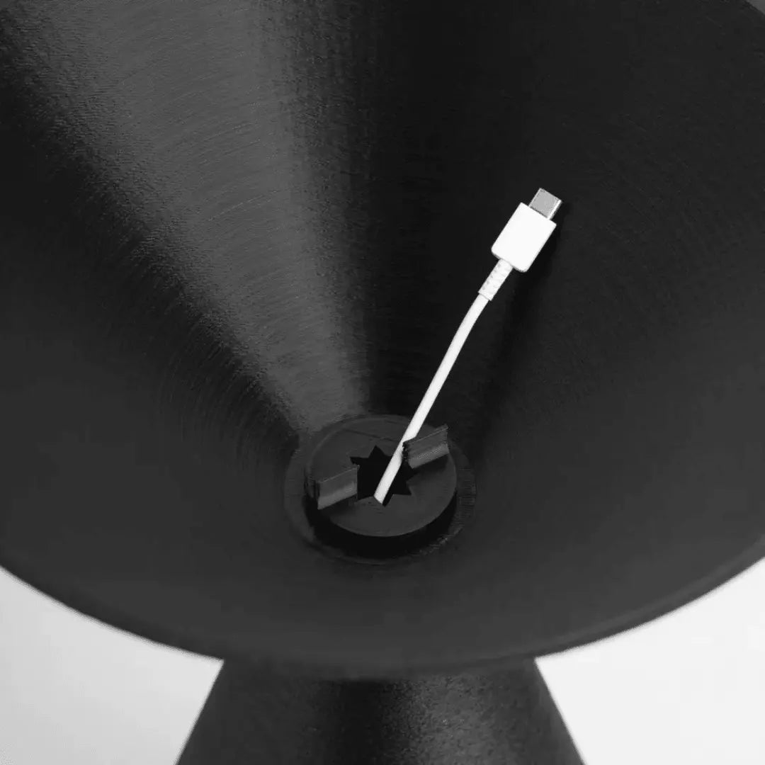 Mesa lateral em Cone Sanchz Design