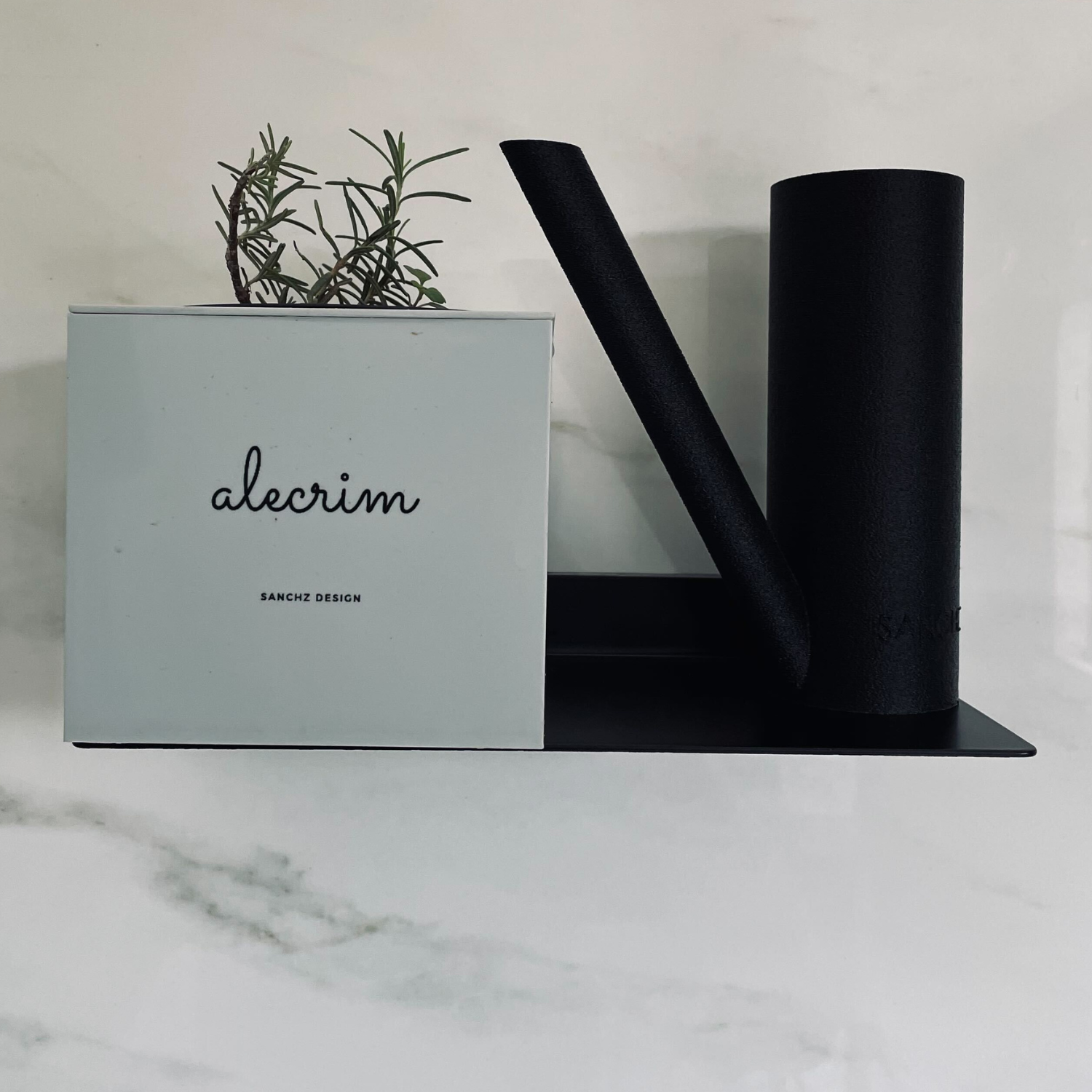 horta urbana em cima da prateleira