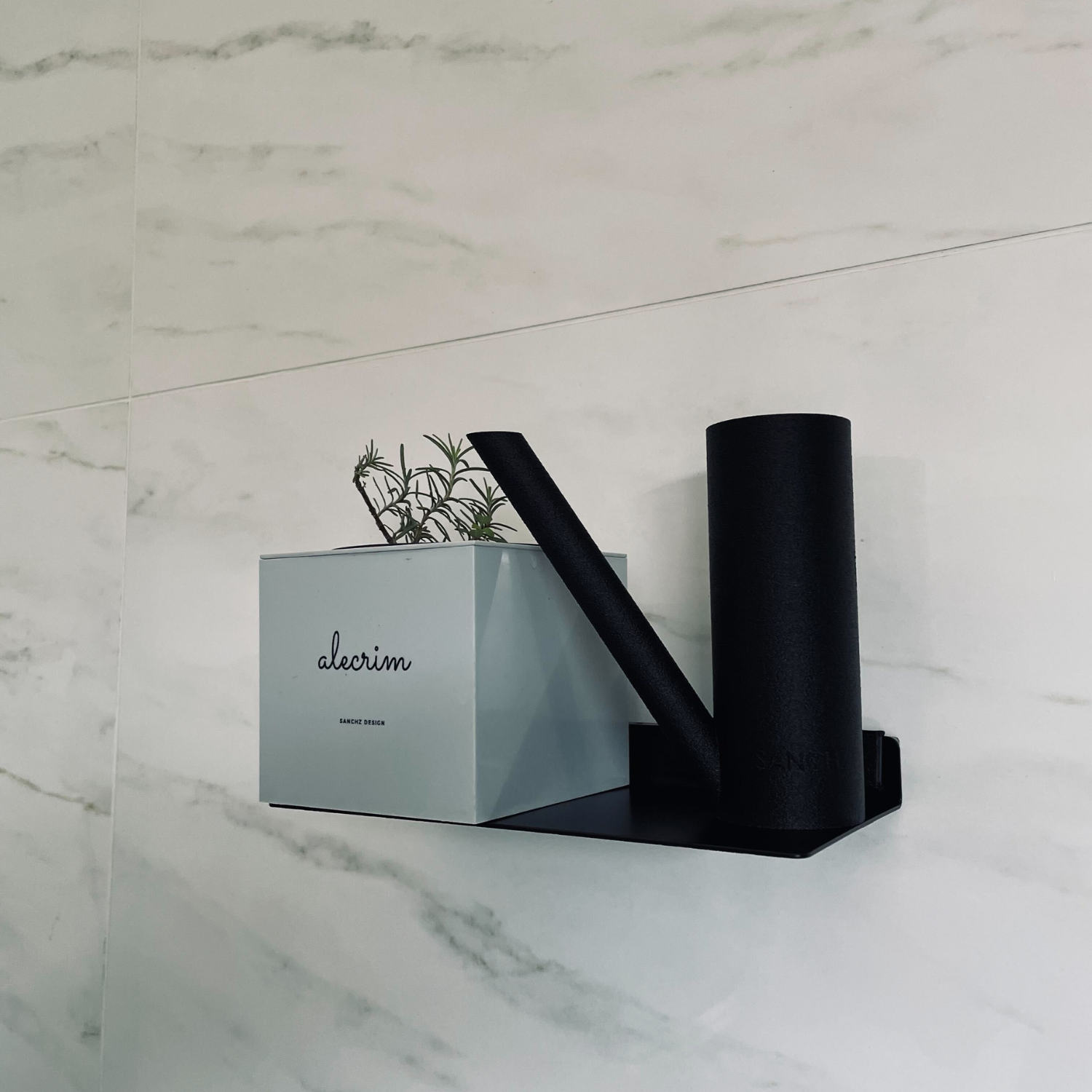 horta urbana em cima da prateleira