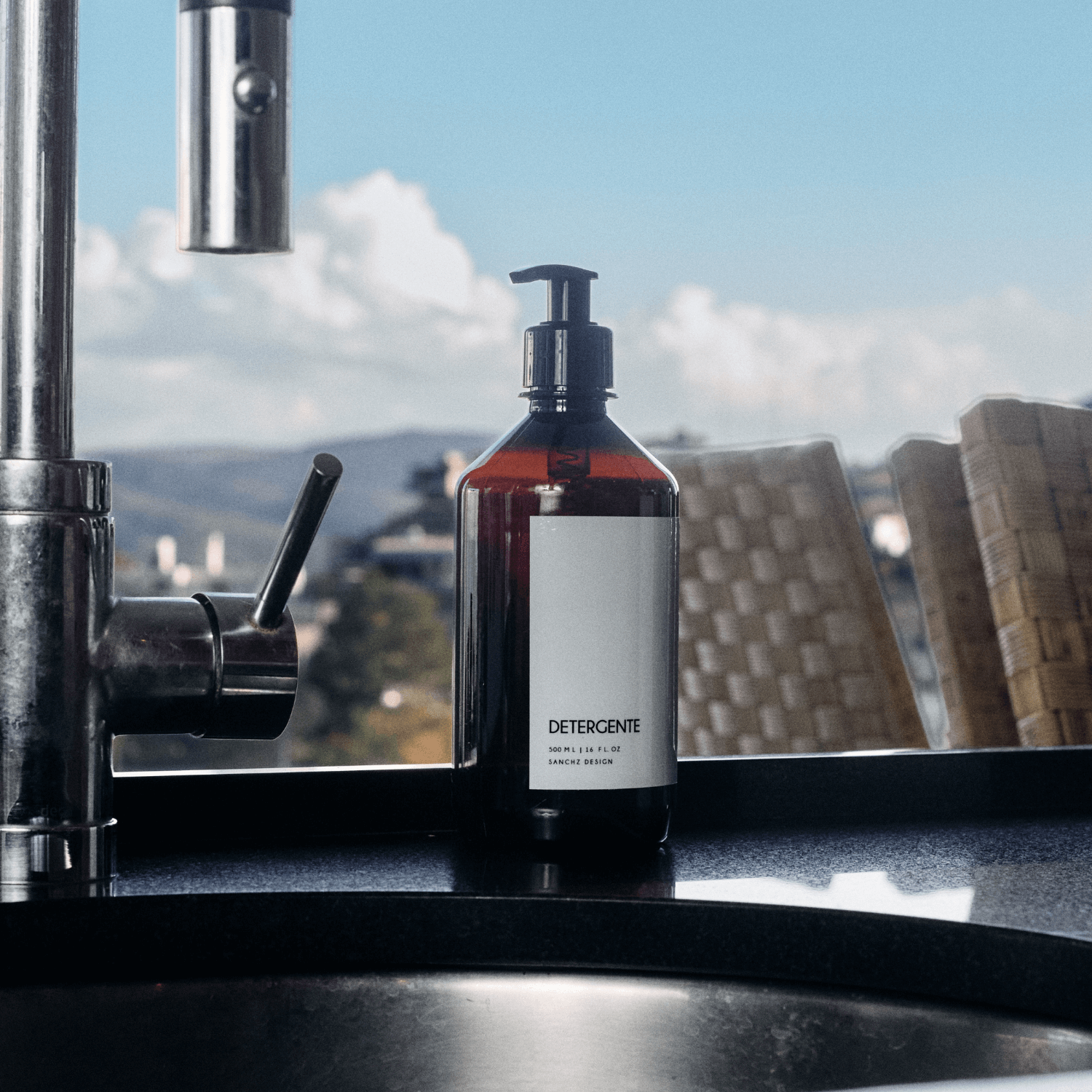 Frasco Âmbar Minimal Preto para Cozinha